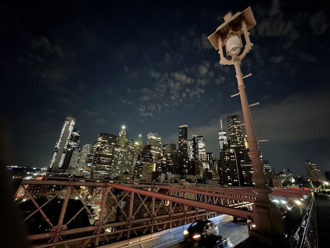Brooklyn Bridge Pedestrian Walkway photo 3
