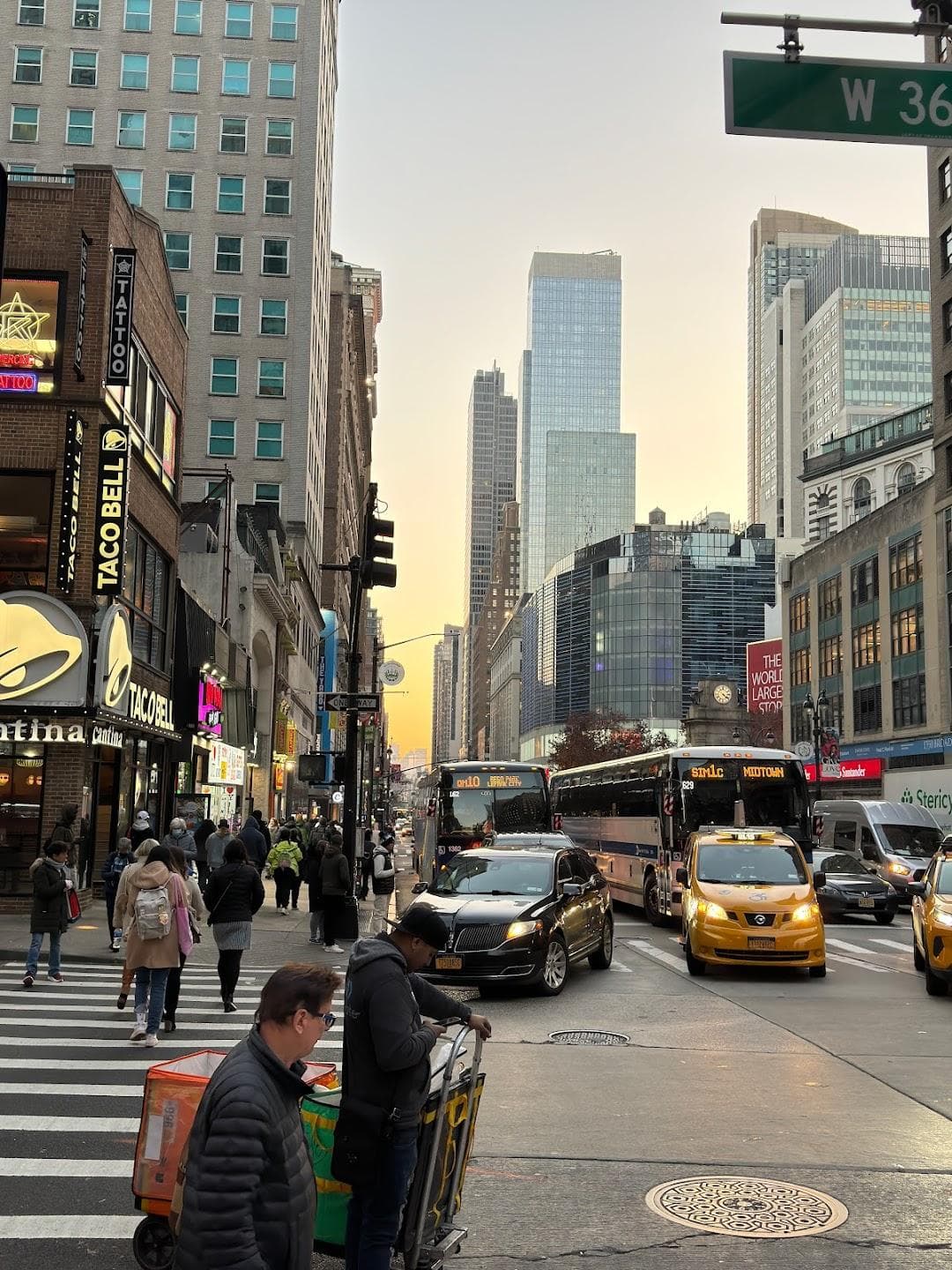 6 Av/W 37 St