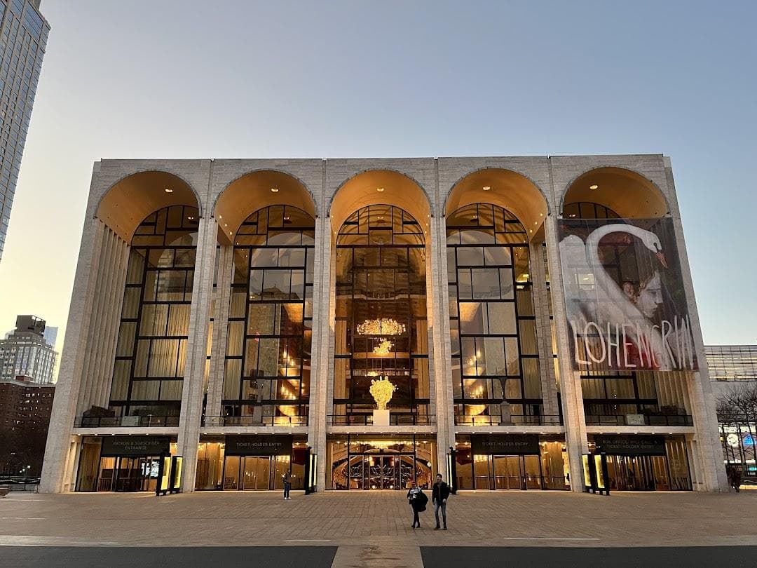 Metropolitan Opera House photo 2