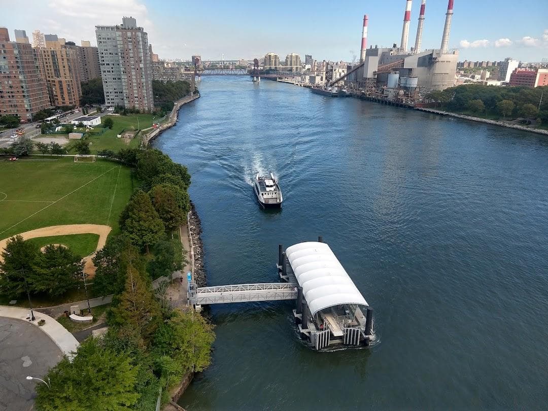 Roosevelt Island Ferry photo 5