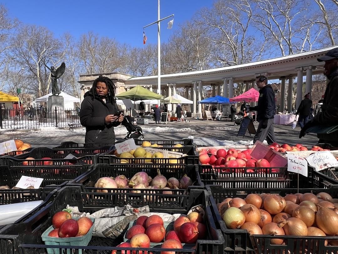 Down to Earth McGolrick Park Farmers Market photo 4