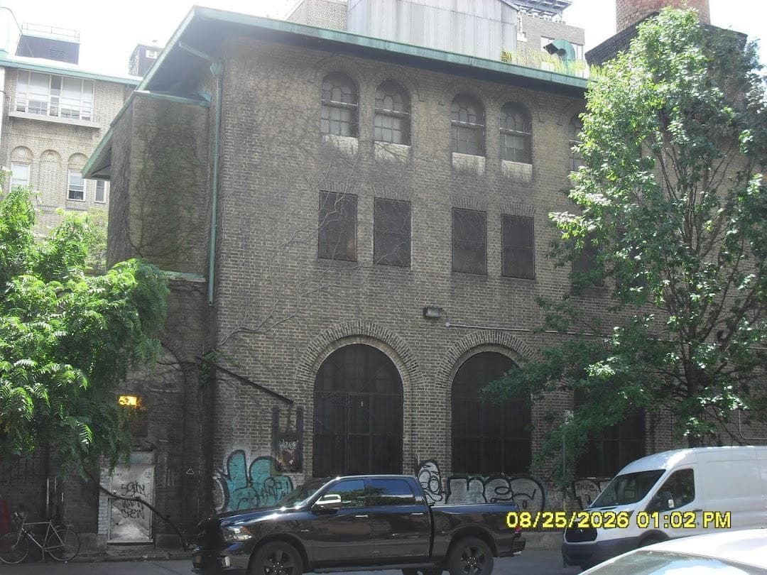 East Williamsburg photo 5