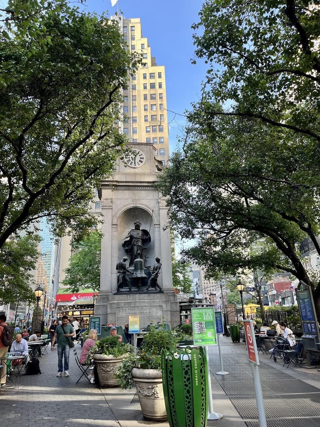 Herald Square photo 6
