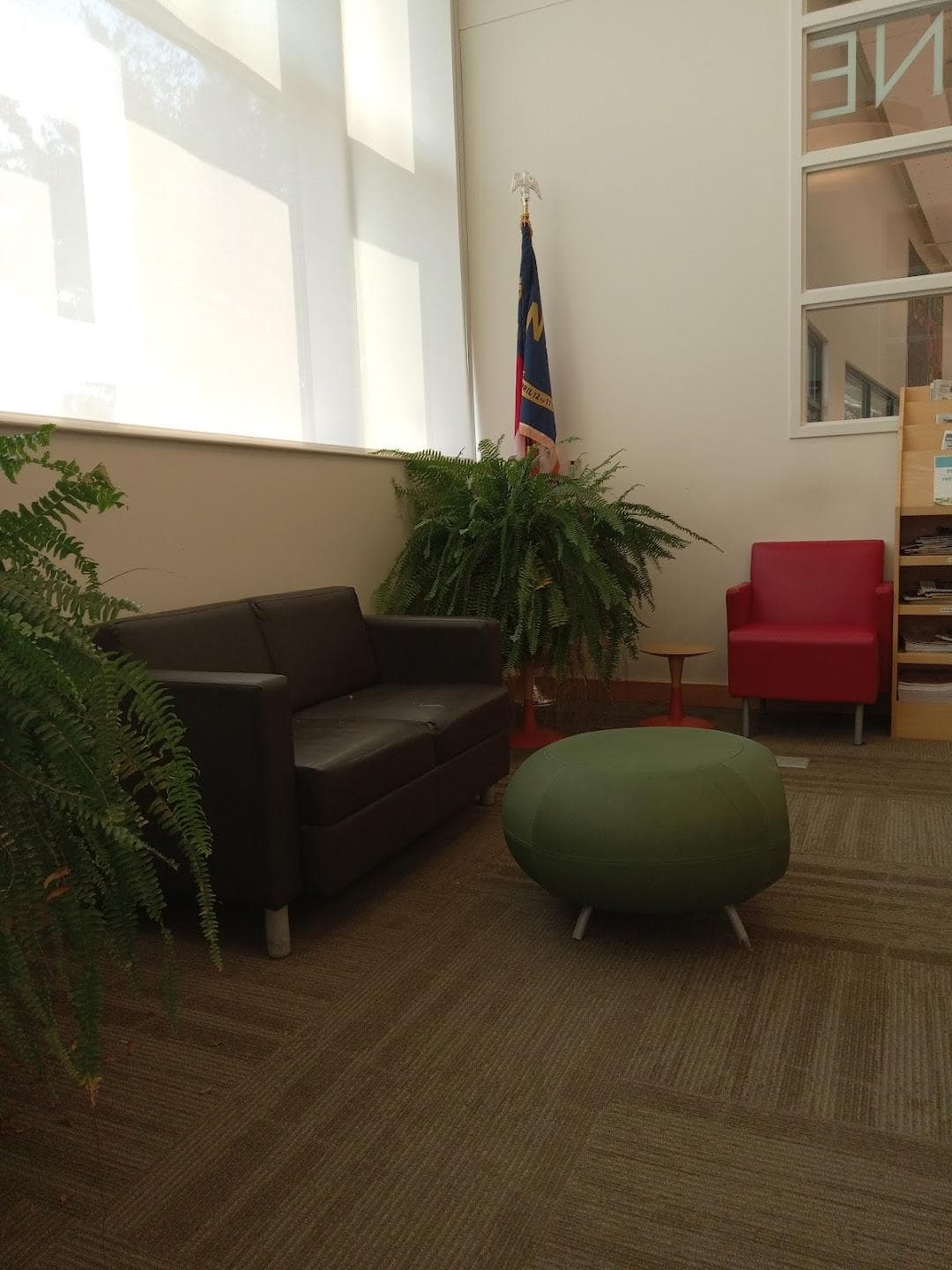 Charlotte Mecklenburg Library - Hickory Grove photo 5