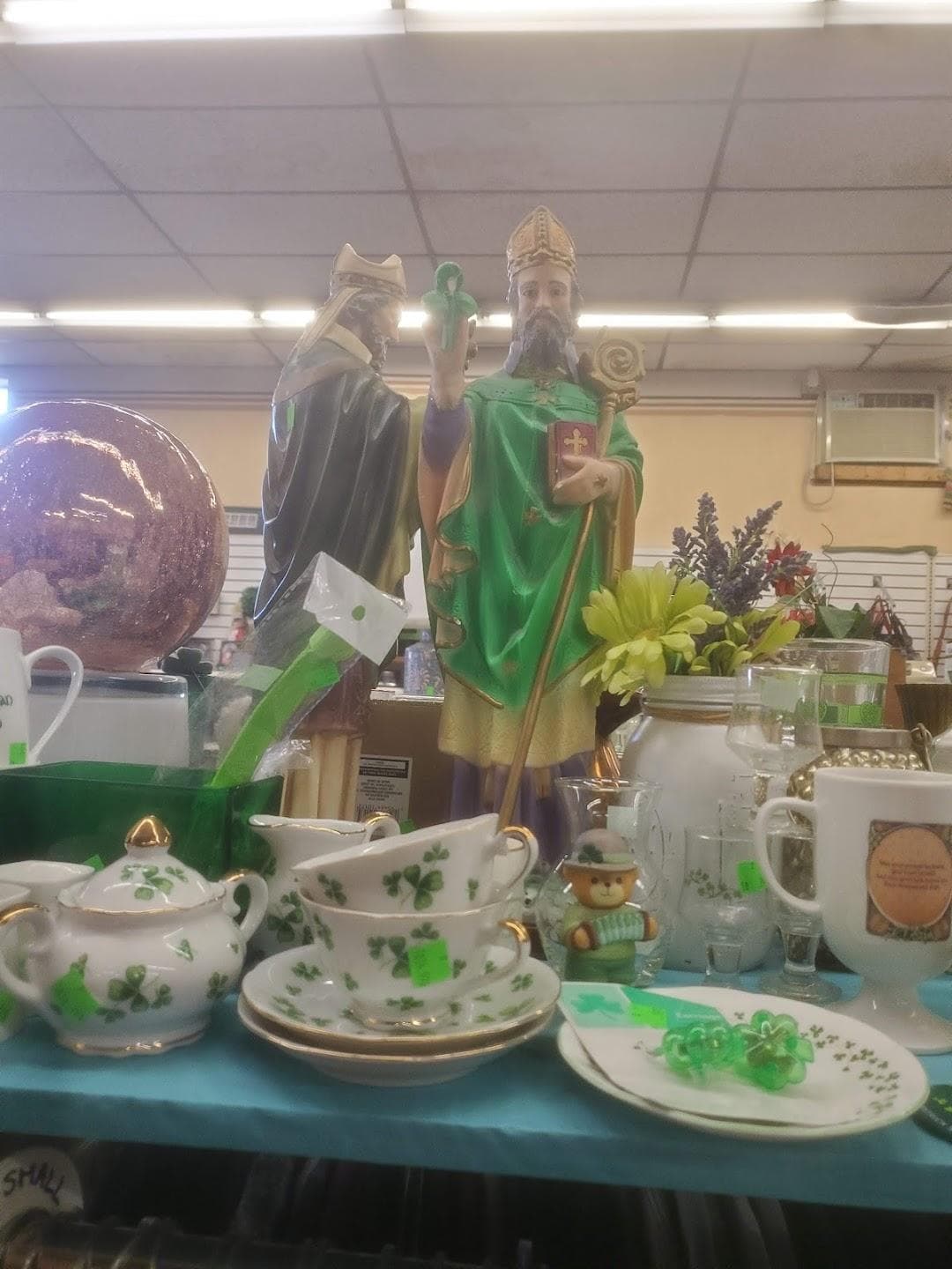 Sister Thrift photo 1
