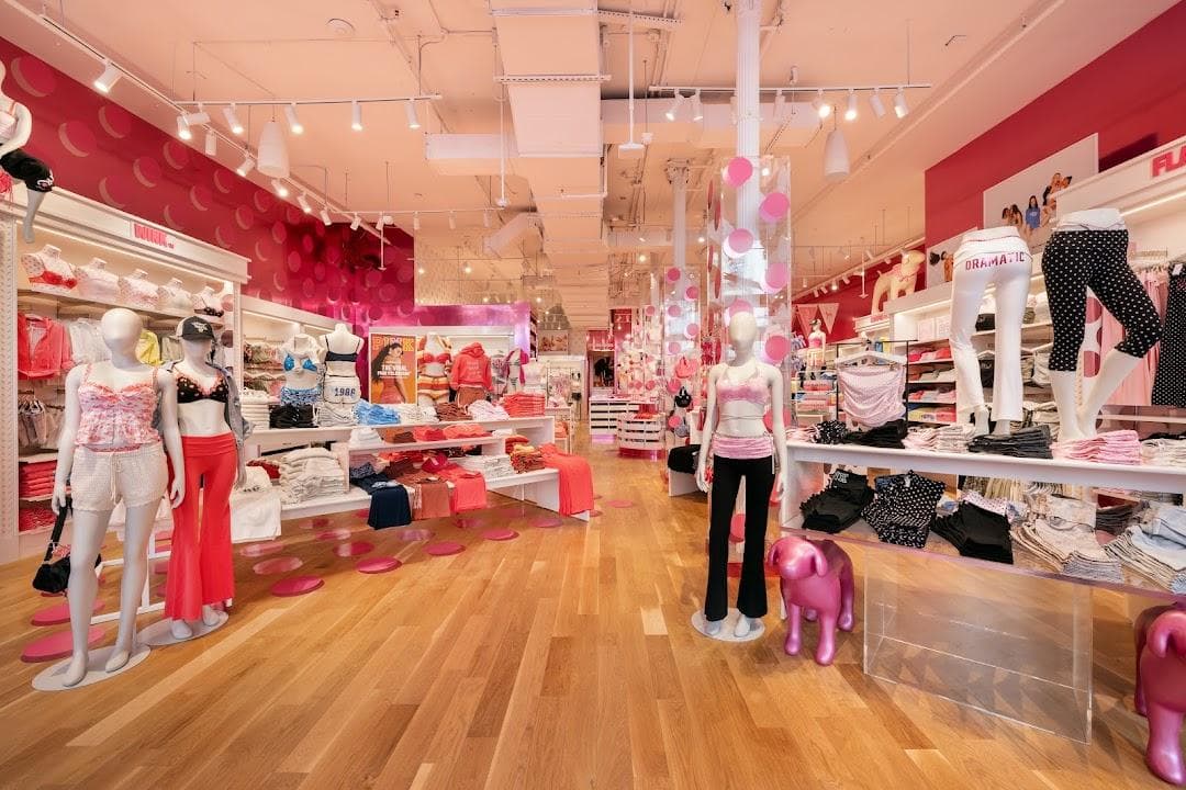 PINK photo 4