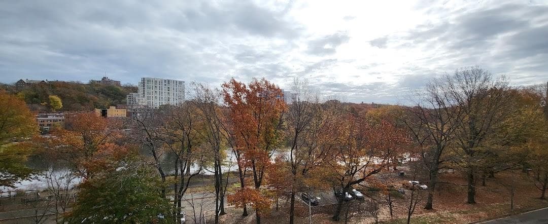 Brook House Condominium. photo 2