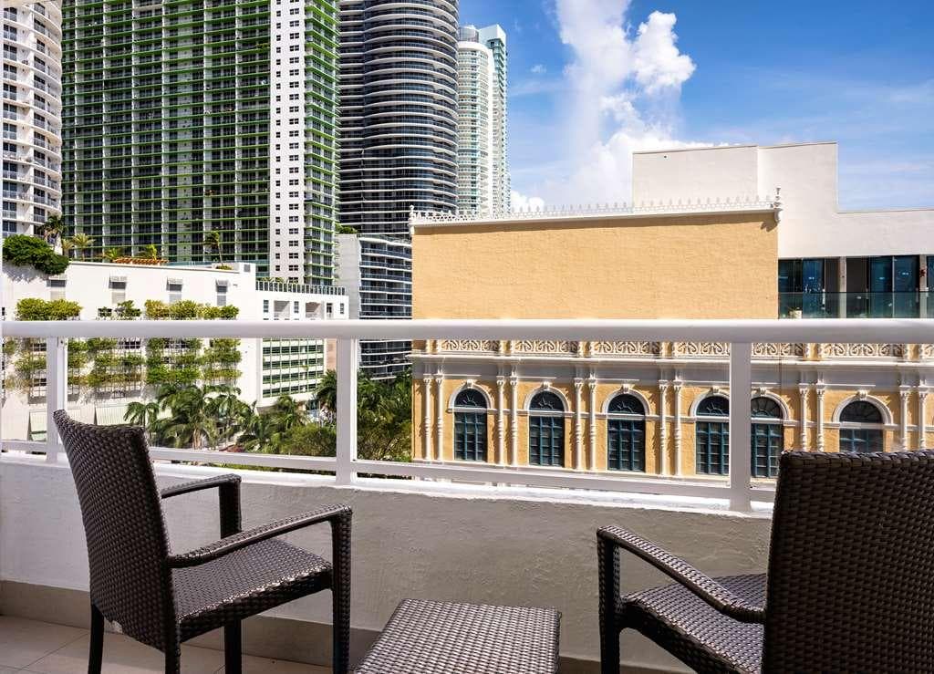 DoubleTree by Hilton Grand Hotel Biscayne Bay photo 1