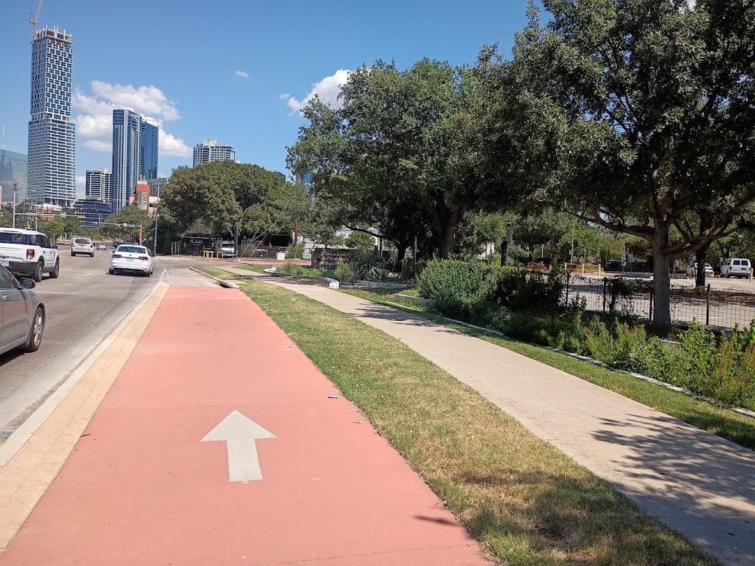 One Texas Center photo 4