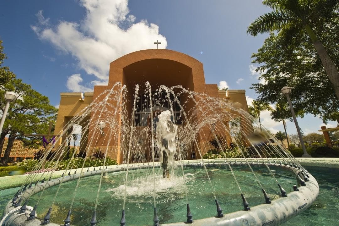 St. Thomas University photo 4