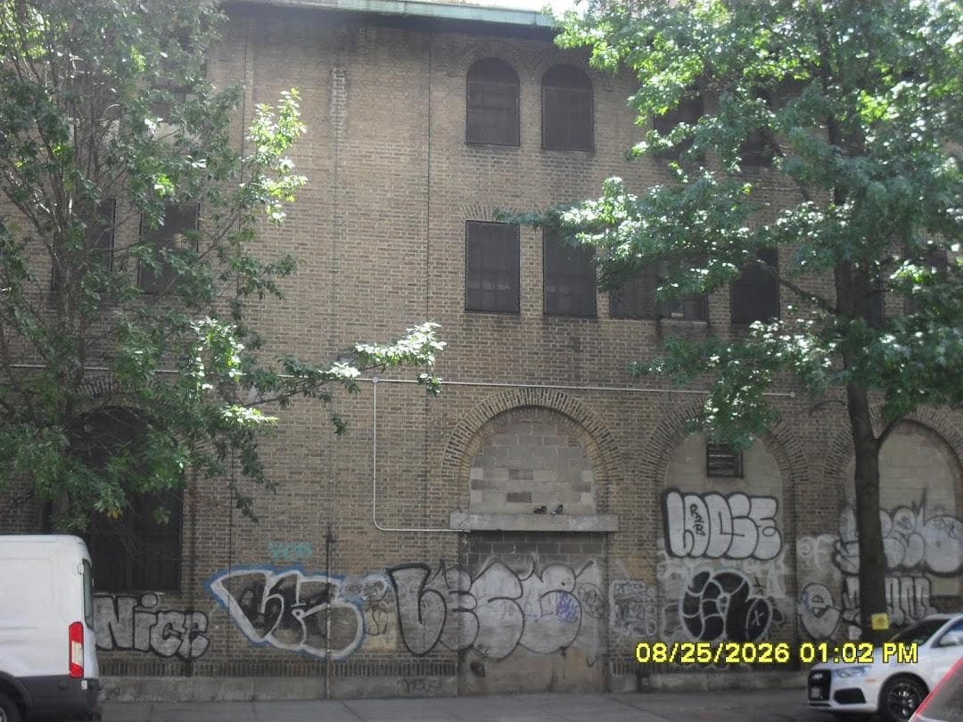 East Williamsburg photo 3