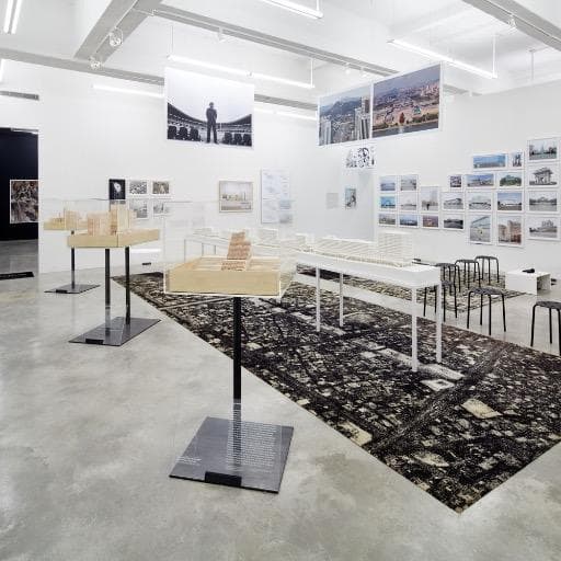 Tina Kim Gallery photo 1