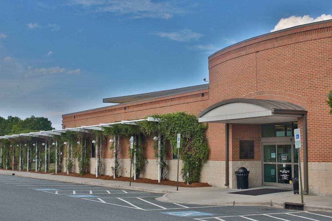 Charlotte Mecklenburg Library - Steele Creek photo 4
