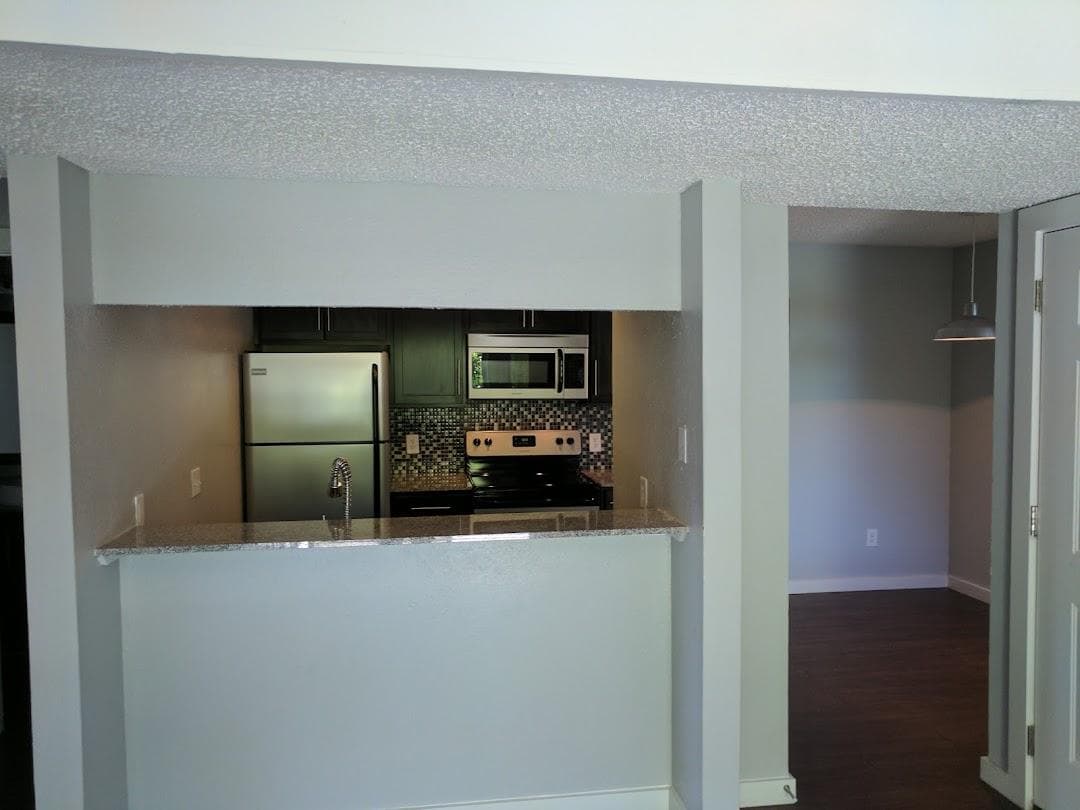 The Grove Apartments photo 3