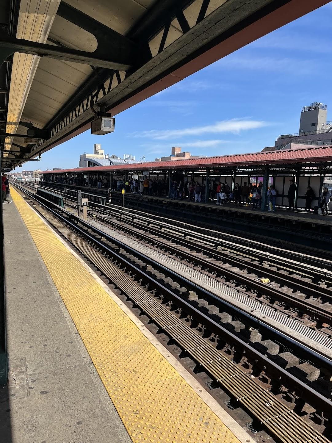 74 St-Broadway
