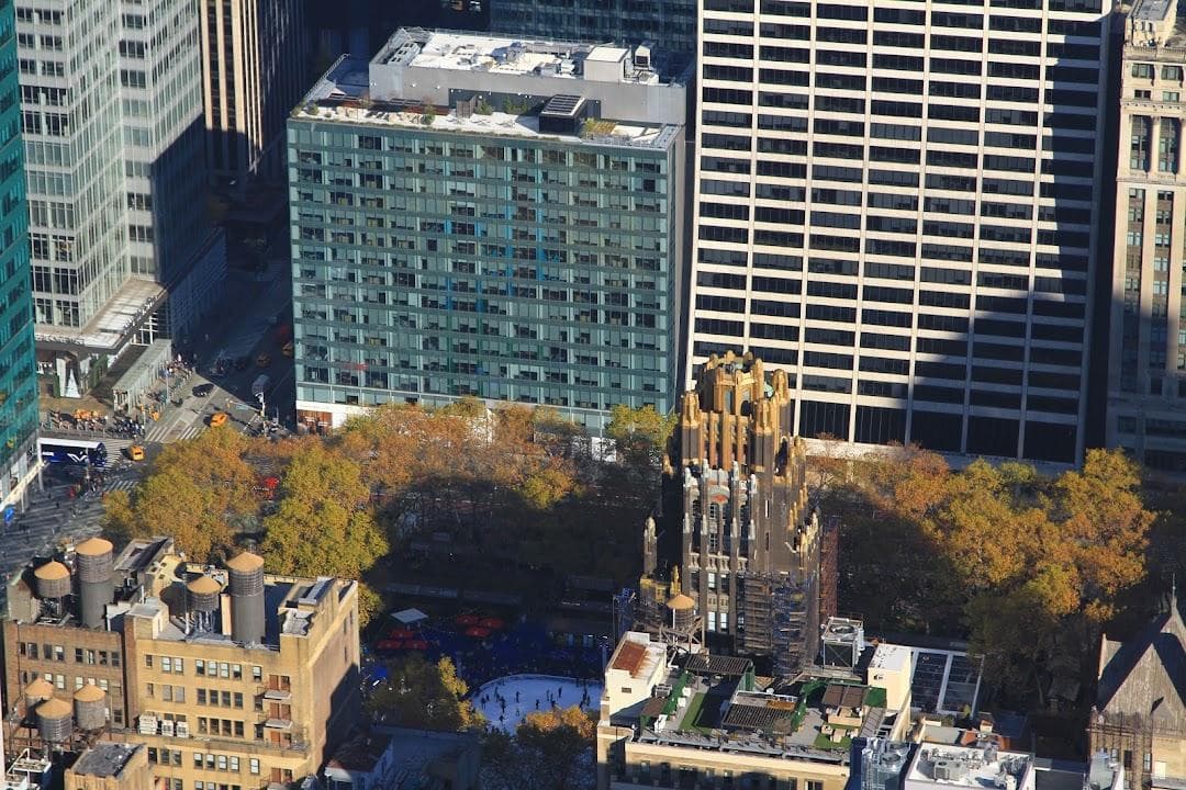 2 Bryant Park photo 3
