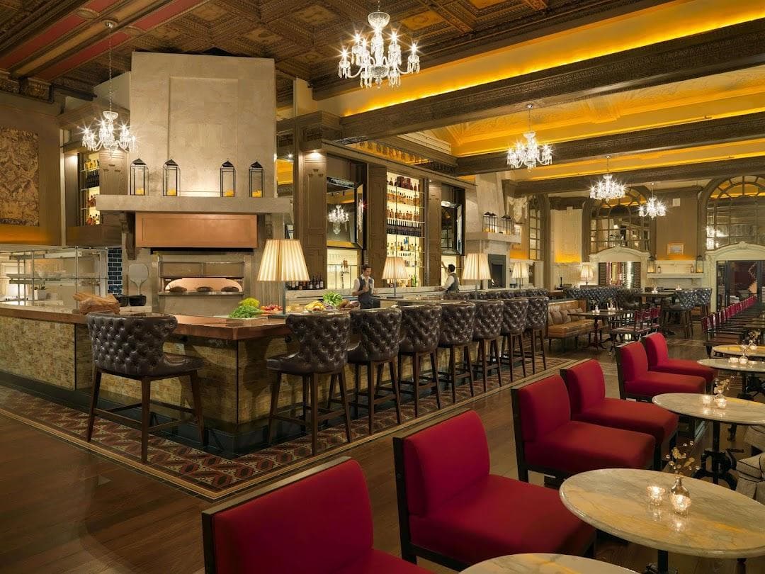 OAK Long Bar + Kitchen photo 6