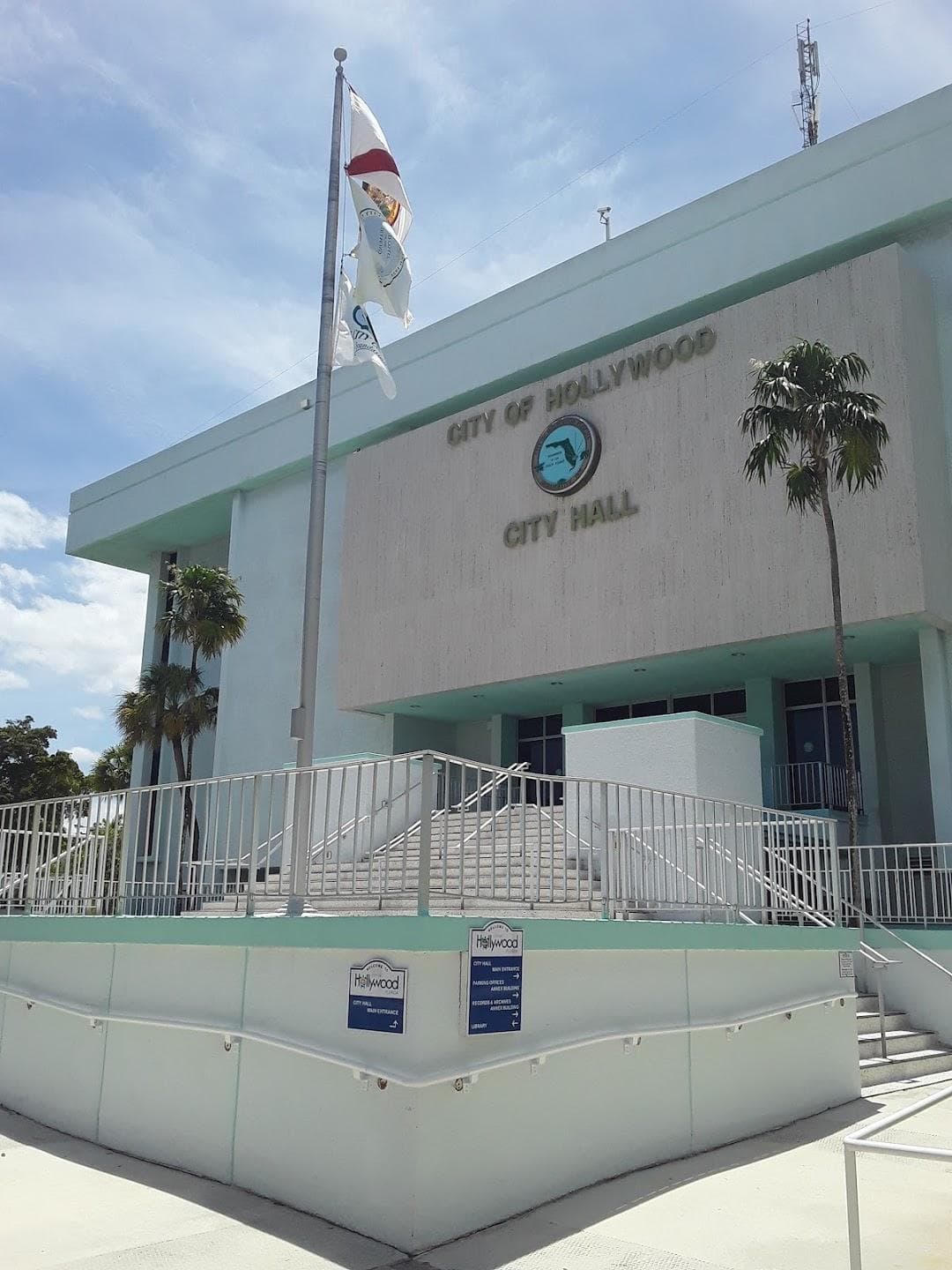 Hollywood Branch Library photo 4