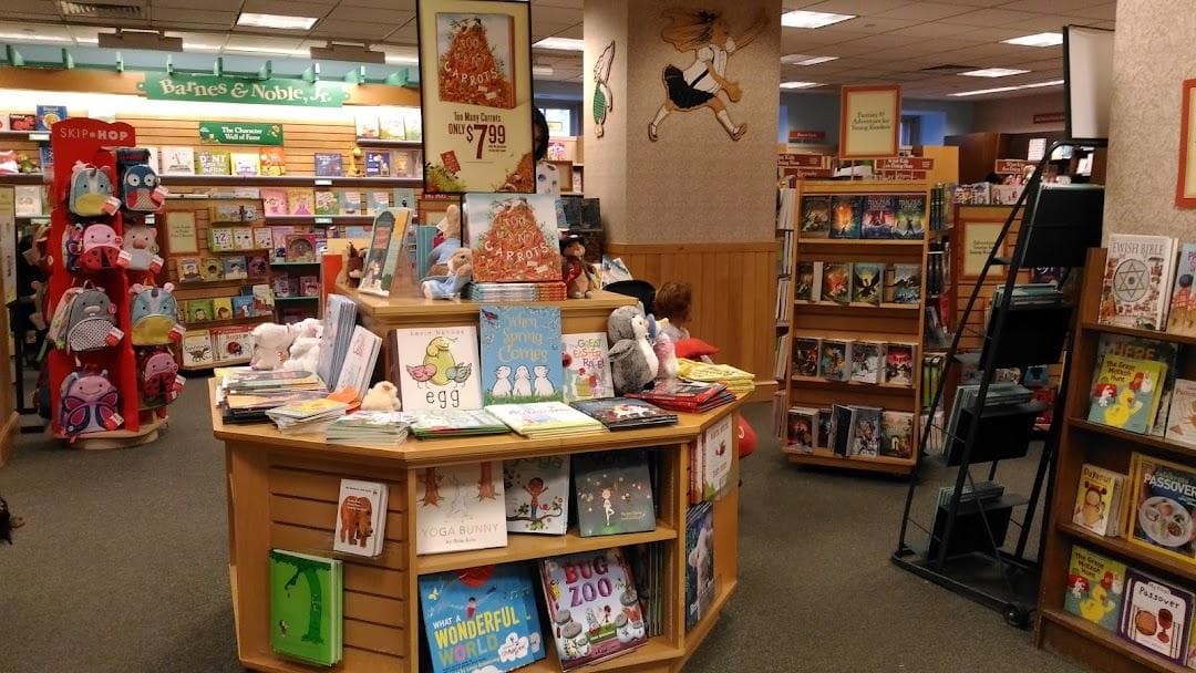 Barnes & Noble photo 3