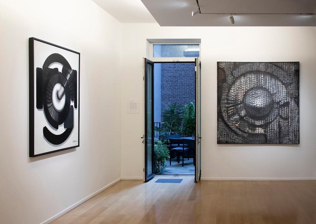 Leon Tovar Gallery photo 6