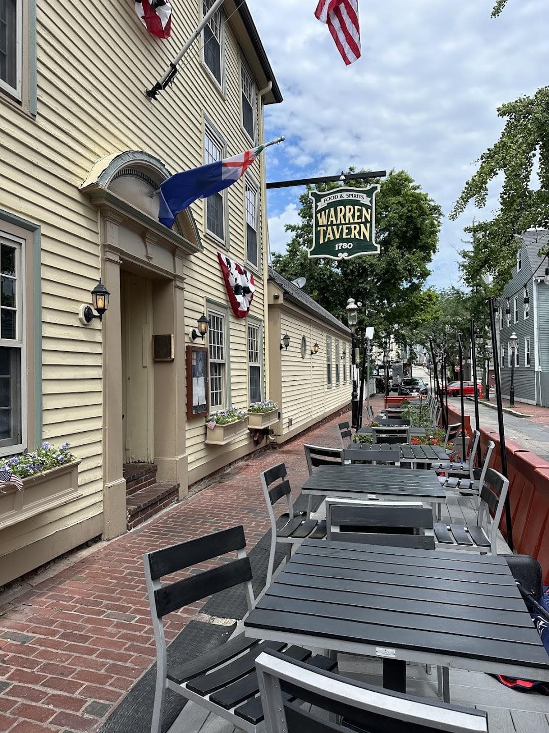 Warren Tavern photo 1