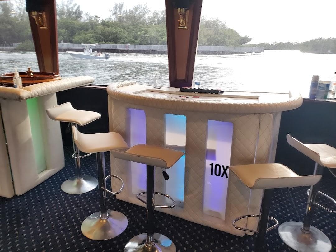 South Beach Lady Yacht Charter photo 6