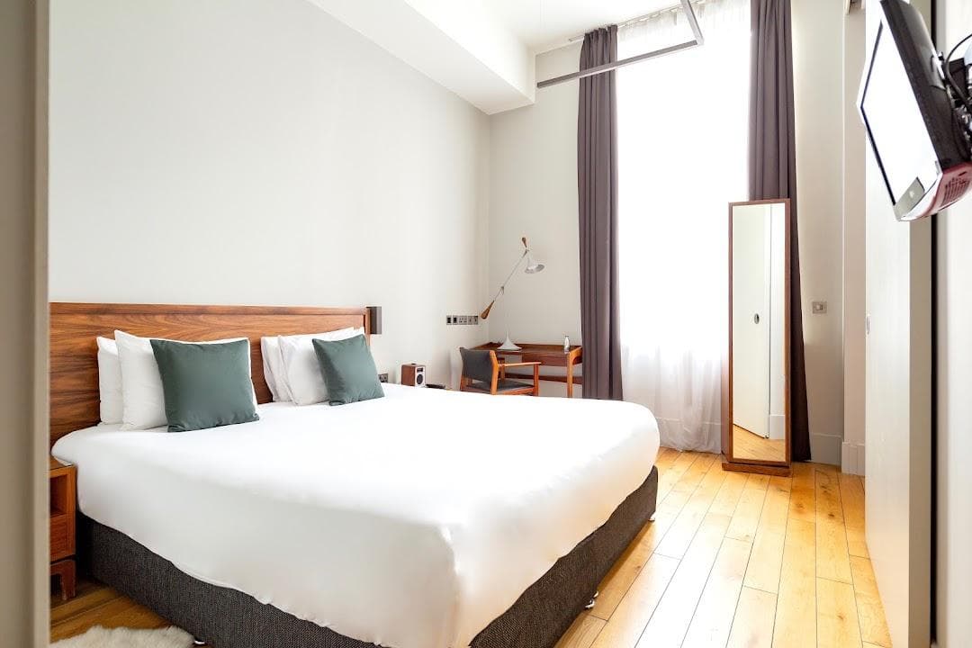Town Hall Hotel & Apartments photo 5