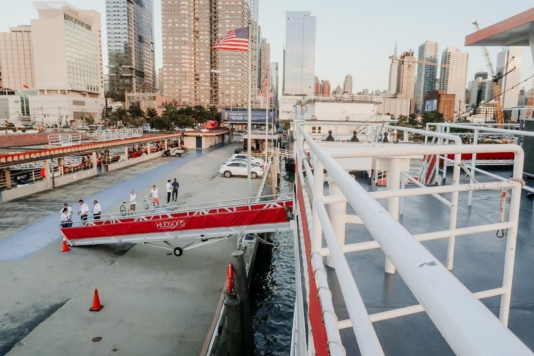 Hudson's at Pier 81 photo 1