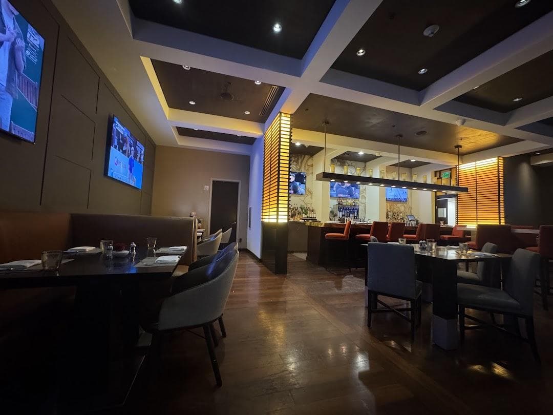 Met Cafe & Bar photo 2