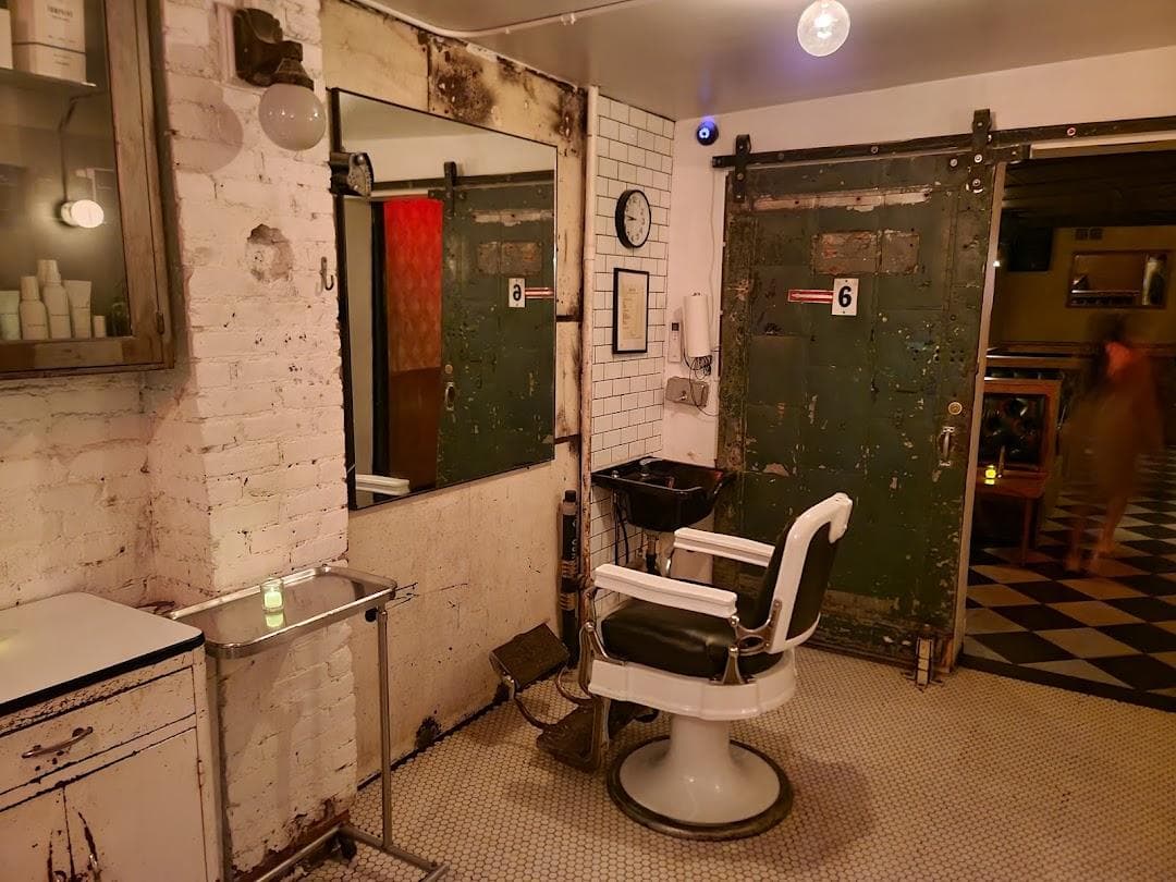 Blind Barber photo 3