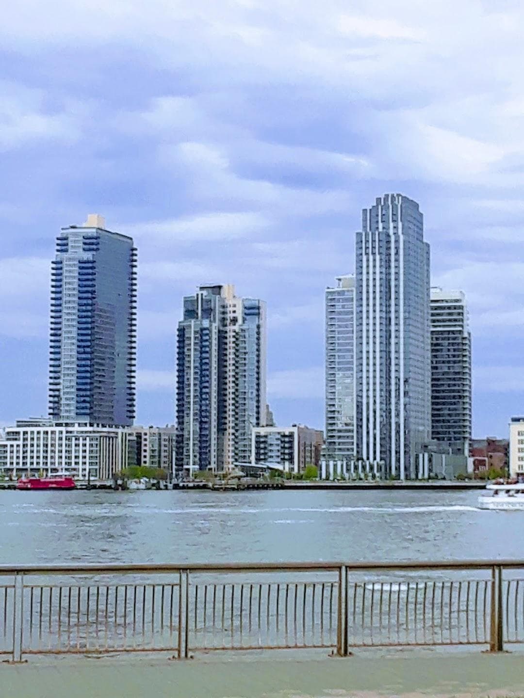 John V. Lindsay East River Park photo 1