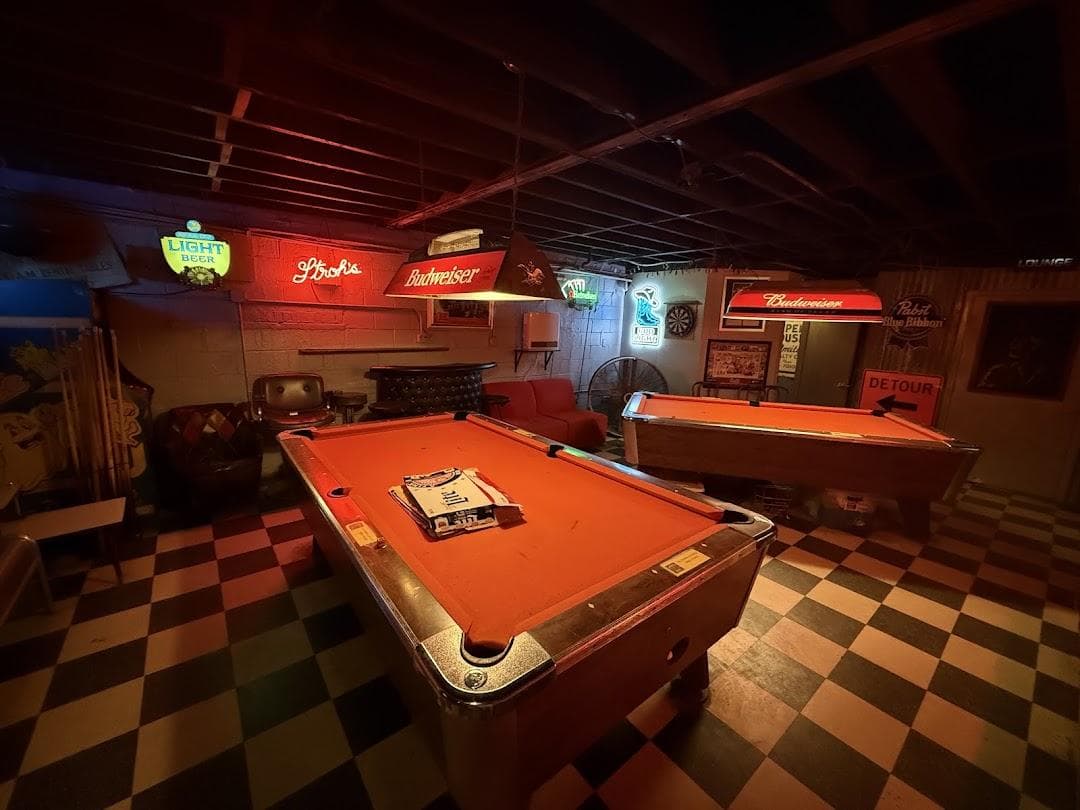 Thirsty Beaver Saloon photo 6