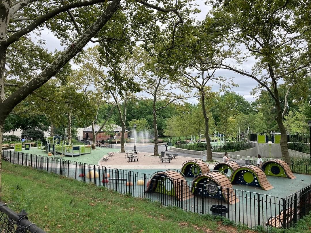 Lincoln Terrace / Arthur S. Somers Park photo 5