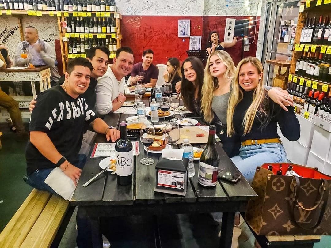Happy Wine Calle Ocho photo 1
