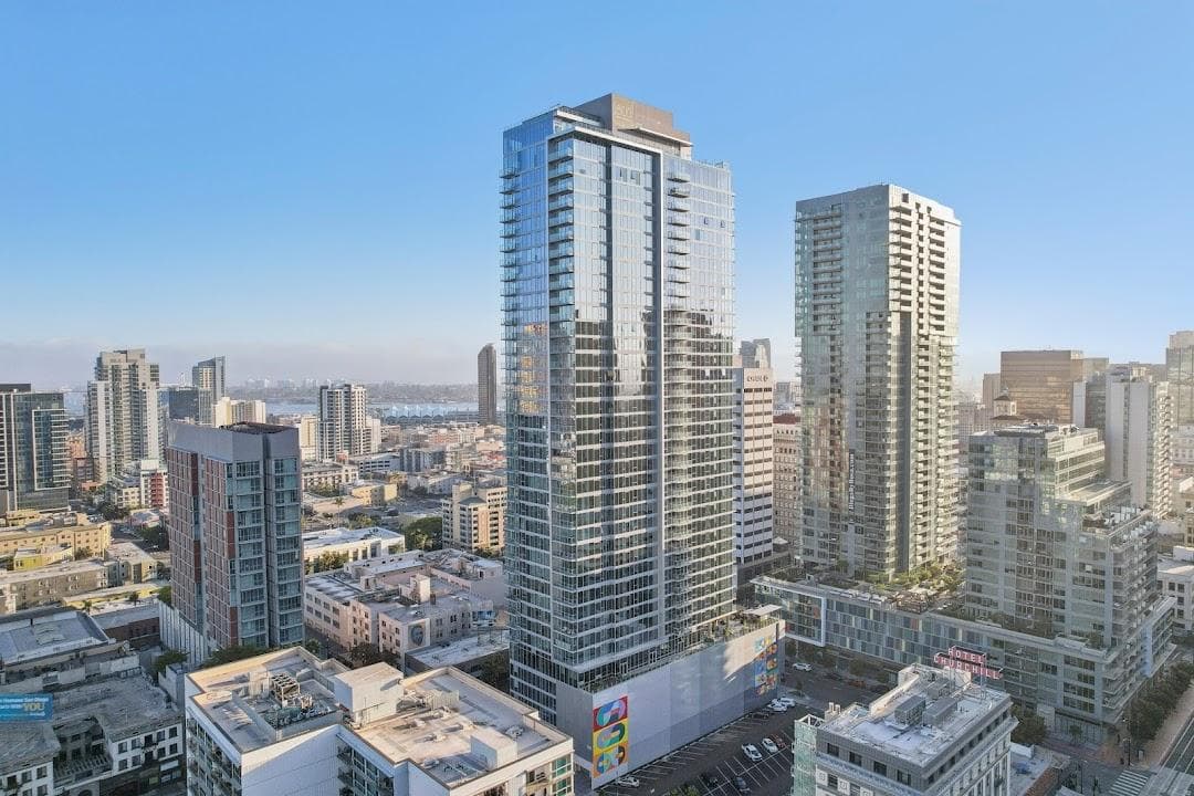 800 Broadway photo 2