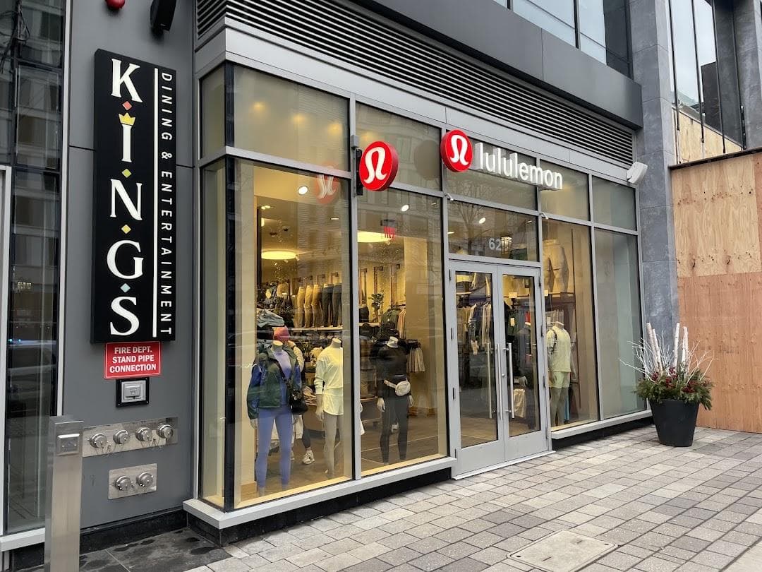 lululemon photo 1