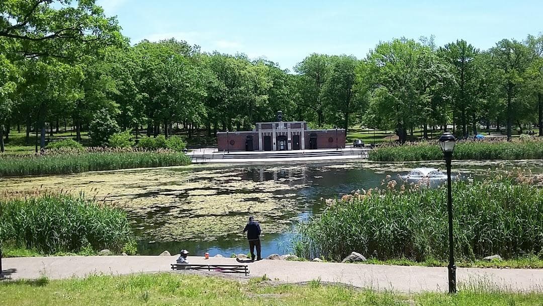 Crotona Park photo 6