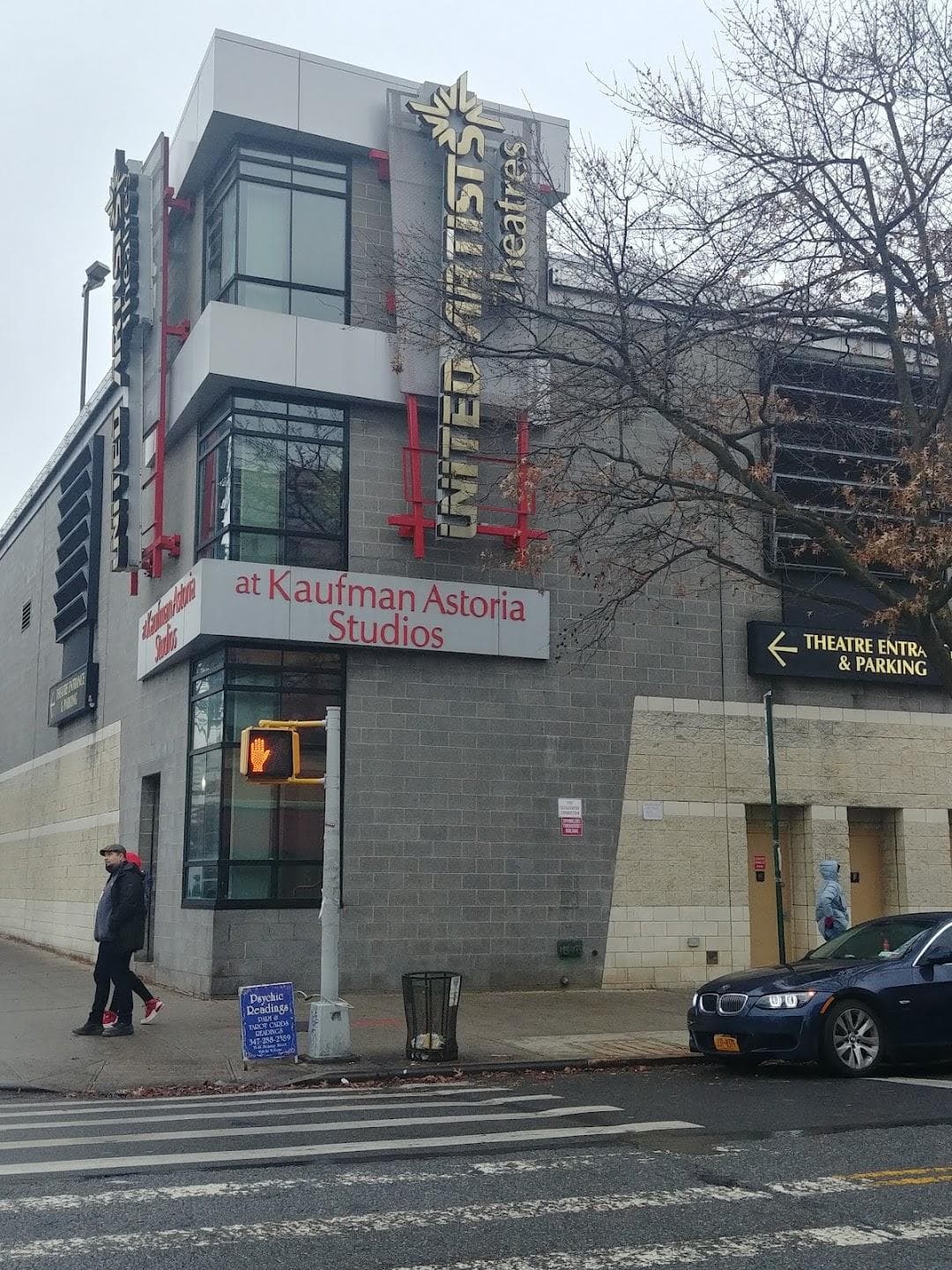 Regal UA Kaufman Astoria photo 5