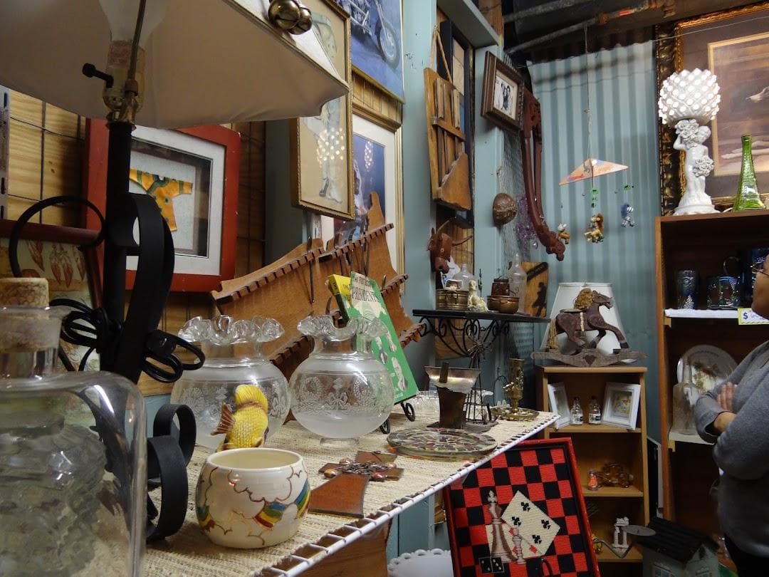 Kyle Flea Market photo 2