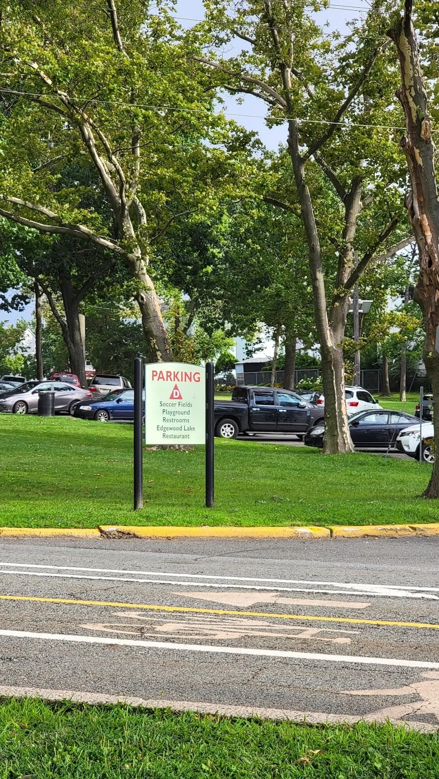 Lincoln Park Parking Lot - D photo 2