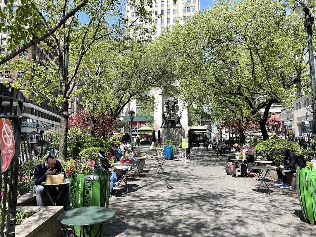 Herald Square Park photo 1