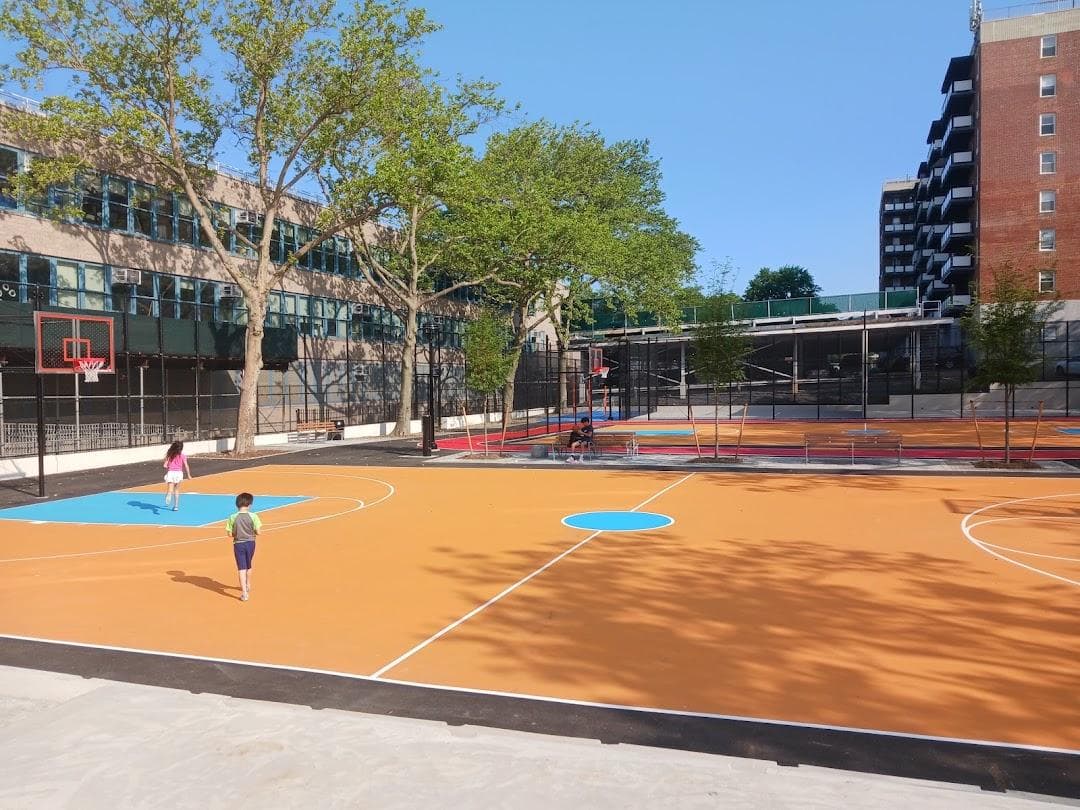 Bay Terrace Playground photo 4