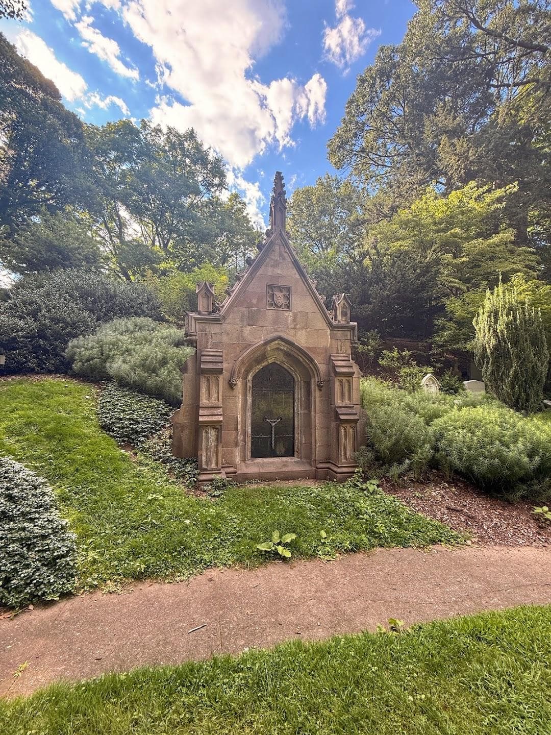 Mount Auburn Cemetery photo 1