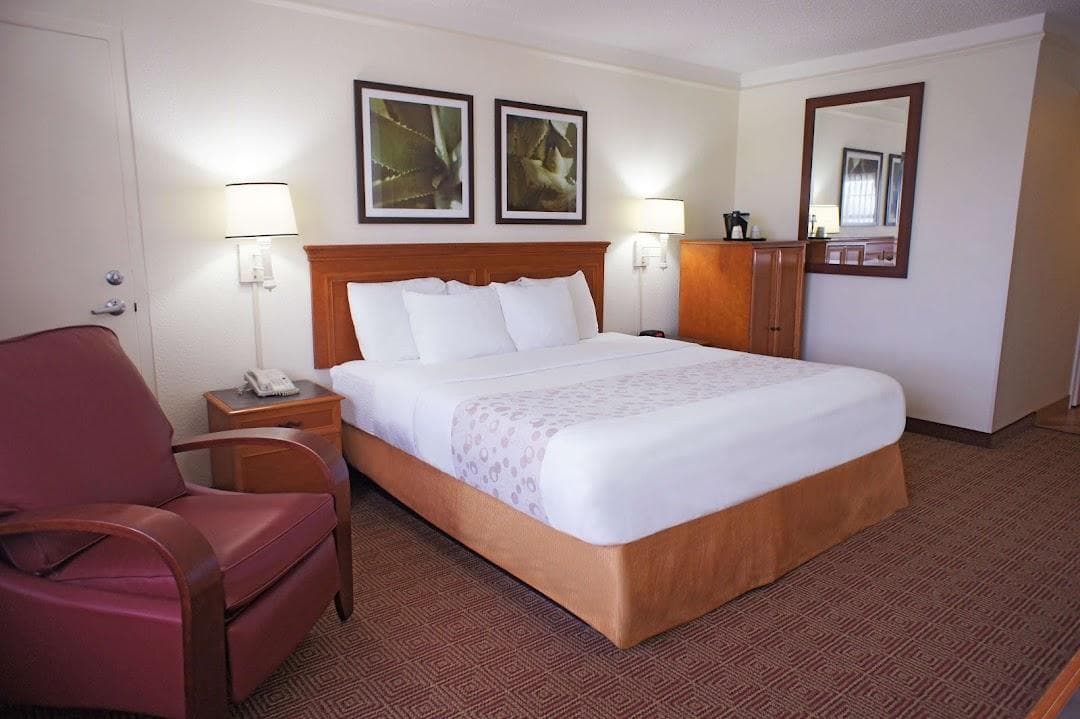 La Quinta Inn & Suites by Wyndham Coral Springs Univ Dr photo 1