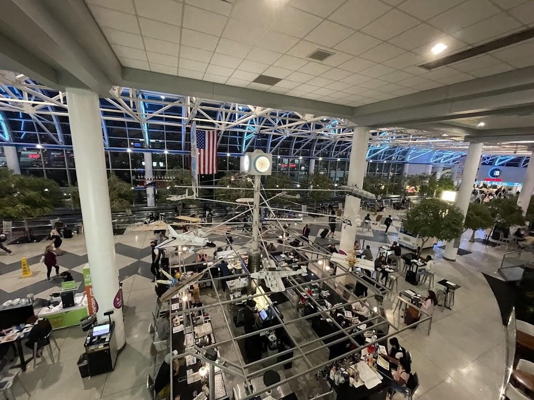 Charlotte Douglas International Airport photo 1