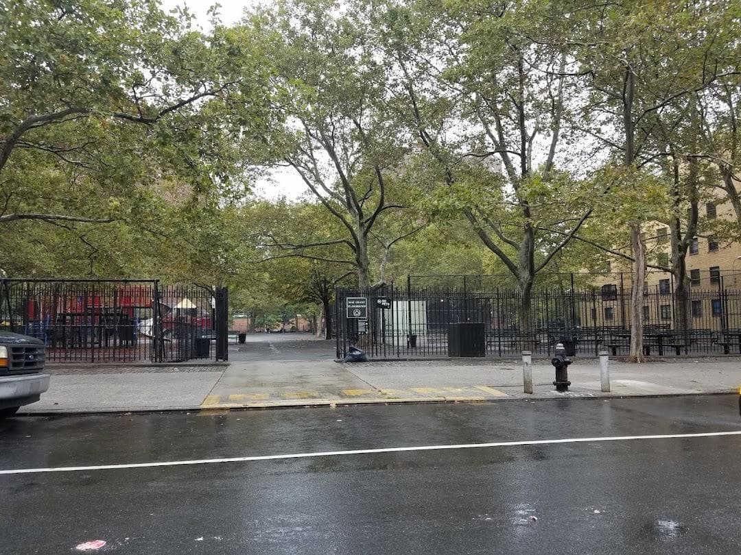 Mae Grant Playground photo 6