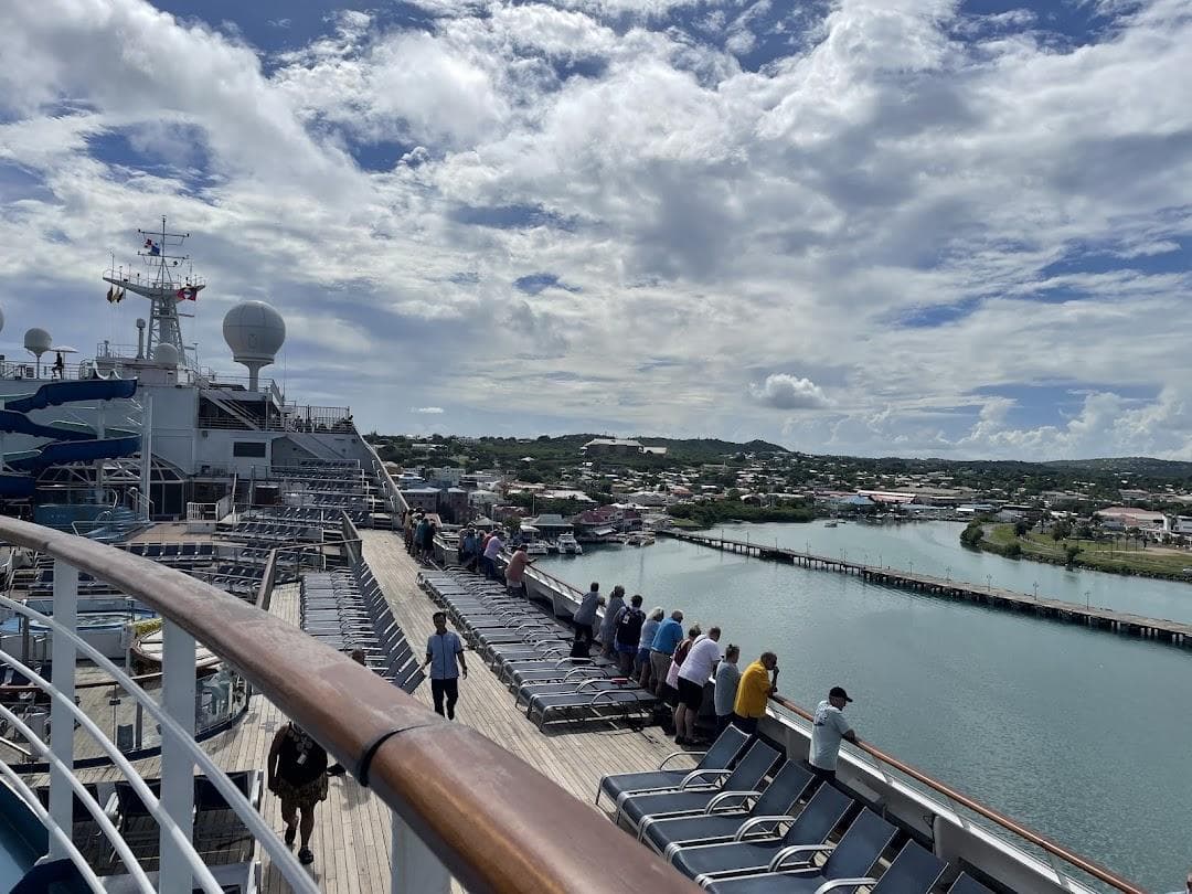 Carnival cruise lines photo 2