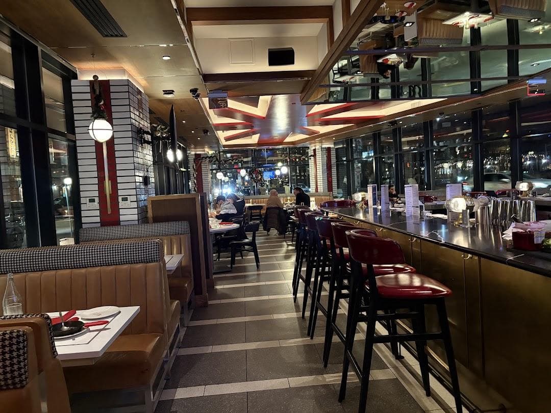 Gordon Ramsay Burger - Boston photo 4