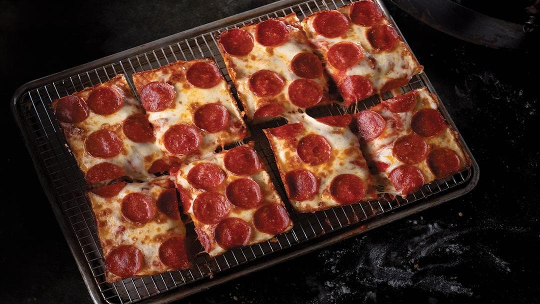 Jet's Pizza photo 2