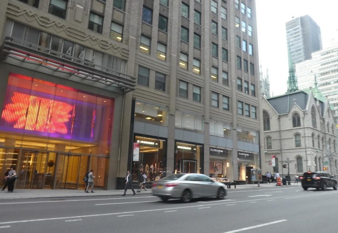 Madison Avenue photo 3